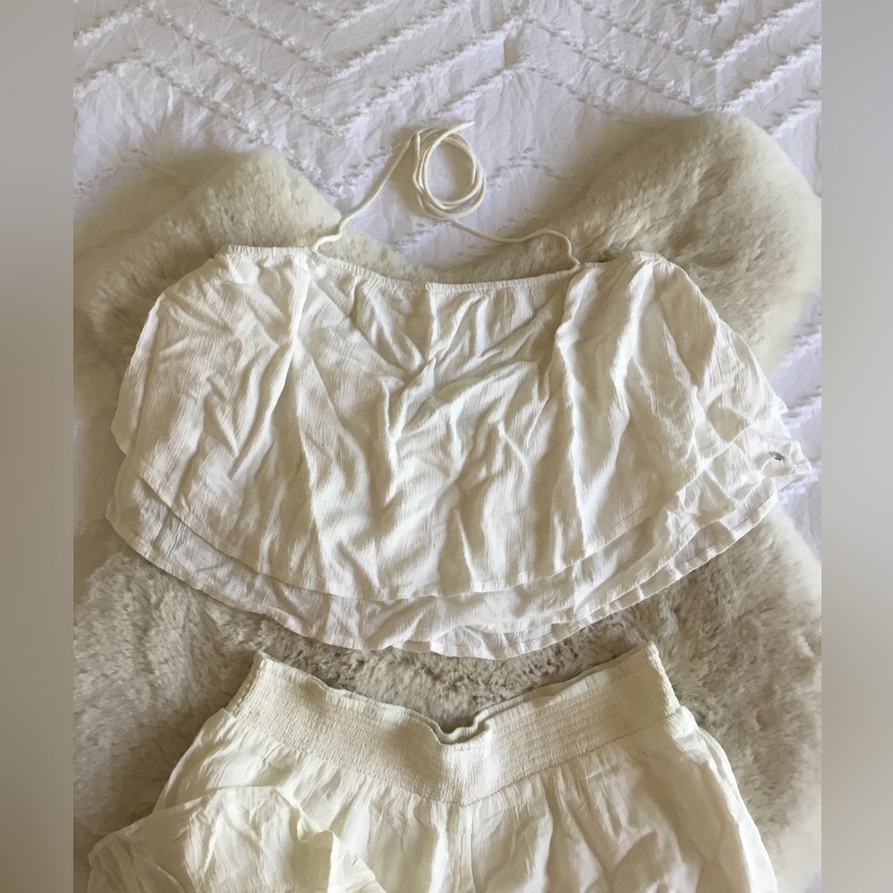 Volcom Ivory Ruffle Top and Short Set - Picture 4 of 8